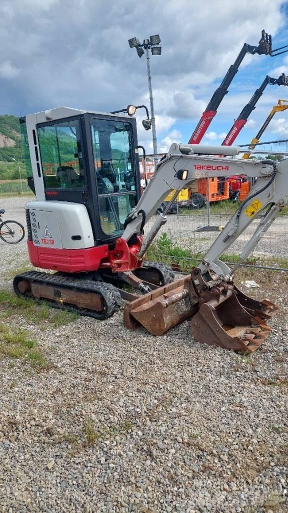Takeuchi TB 23 R حفارات صغيرة أقل من 7 طن (حفارات صغيرة)