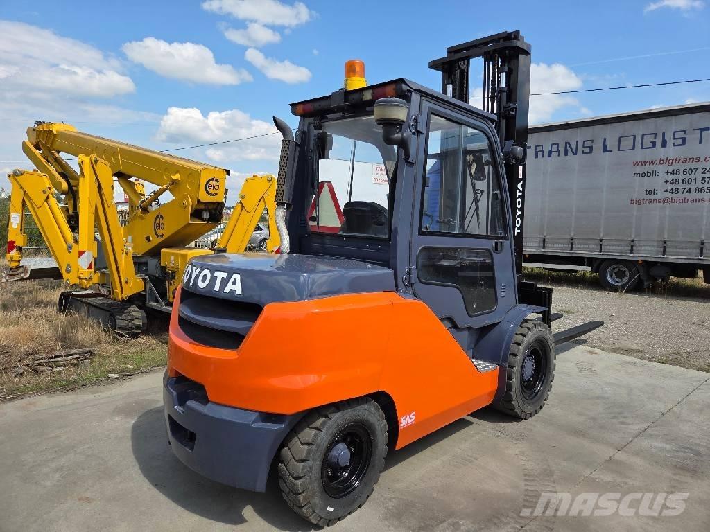 Toyota 40-8FD50N شاحنات الديزل