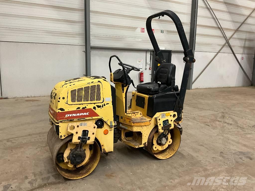 Dynapac CC 900 مداحل ثنائية الاسطوانة