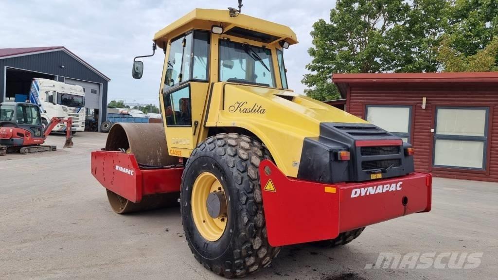 Dynapac CA 302 D مداحل أحادية الأسطوانة