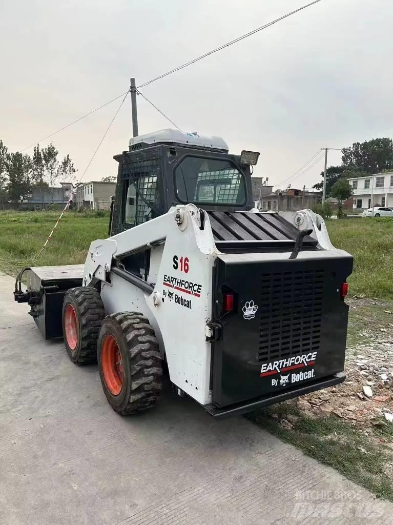 Bobcat S 16 لوادر انزلاقية التوجيه