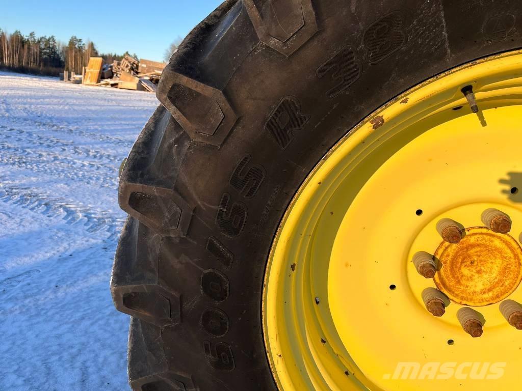 John Deere 6130 R الجرارات