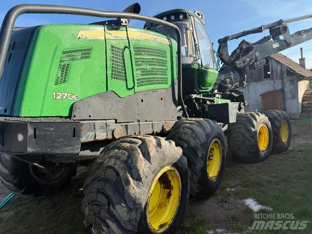 John Deere 1270 E حصادات