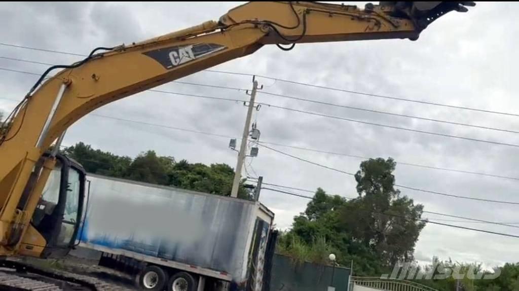 CAT 320 C L حفارات زحافة