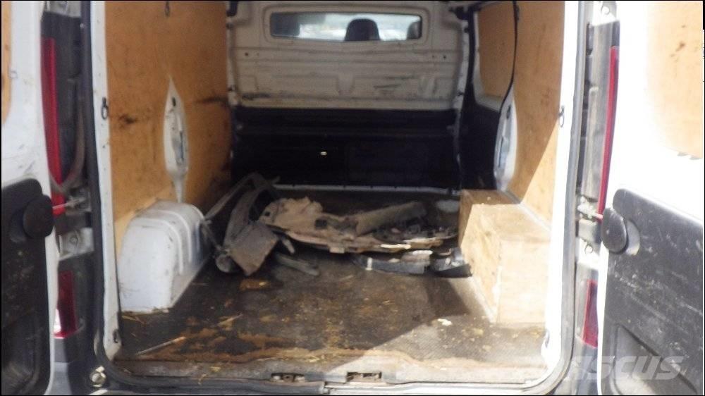 Renault Trafic هيكل صندوقي