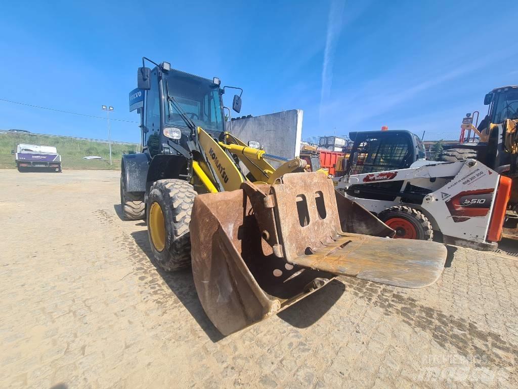 Komatsu WA 100 M لوادر بعجل