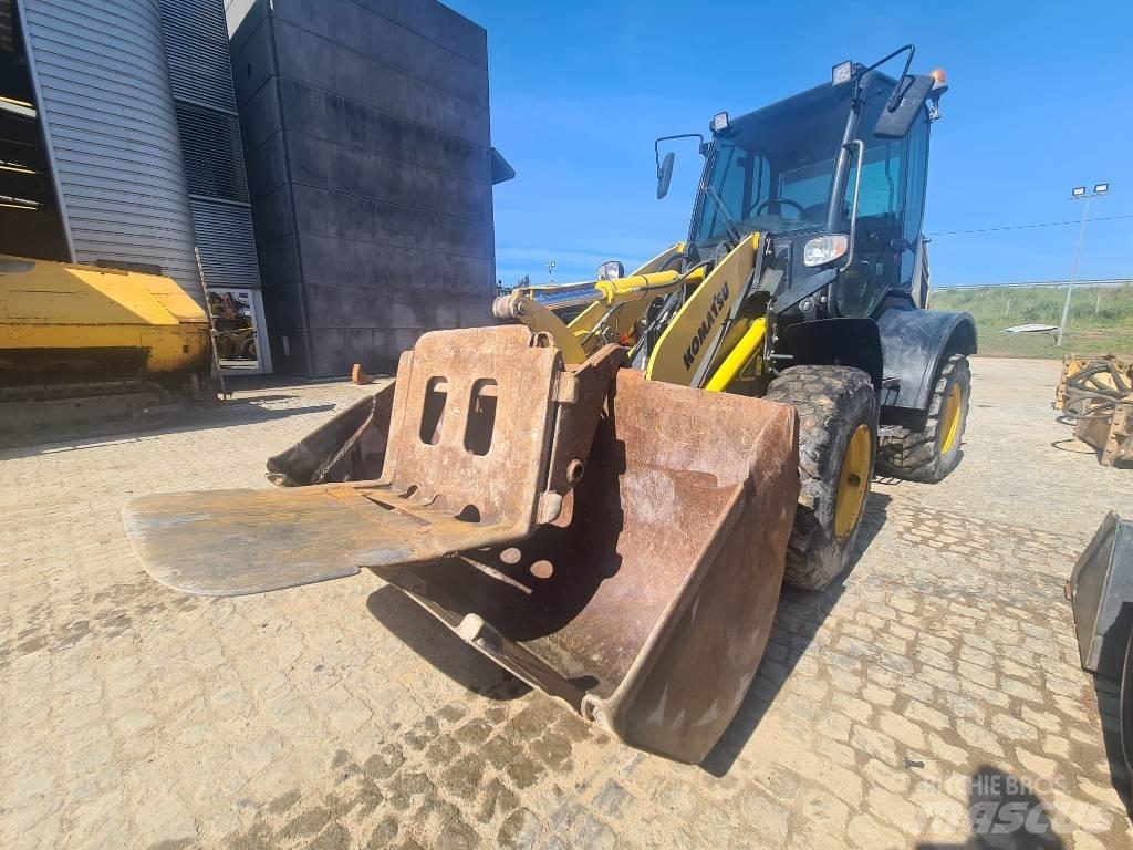 Komatsu WA 100 M لوادر بعجل