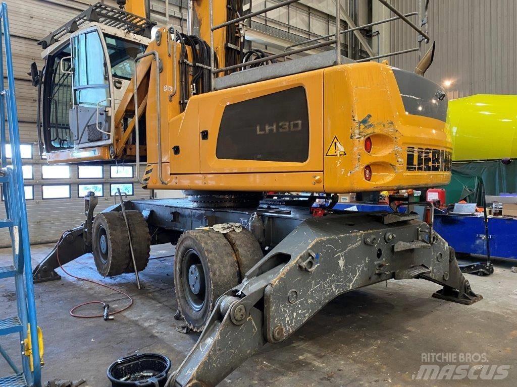 Liebherr LH 30 M مناولات المخلفات / مناولات صناعية
