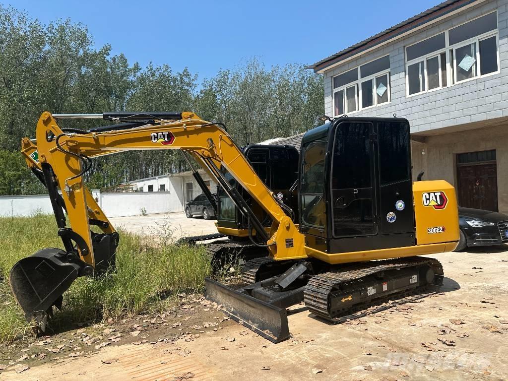 CAT 306E حفارات زحافة