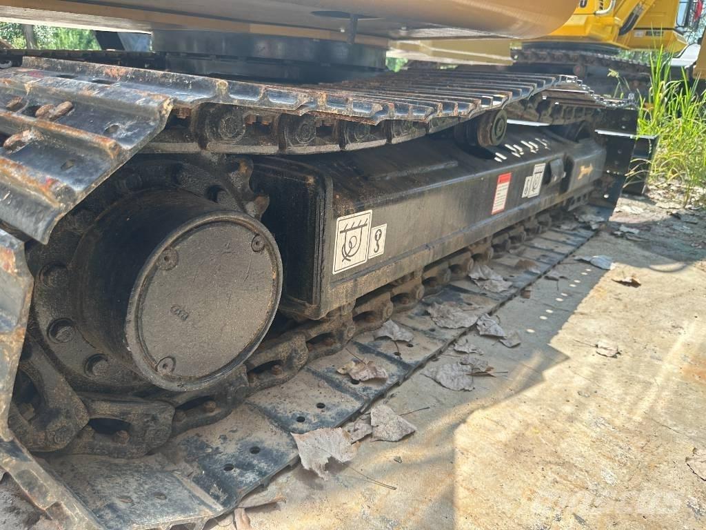 CAT 306E حفارات زحافة