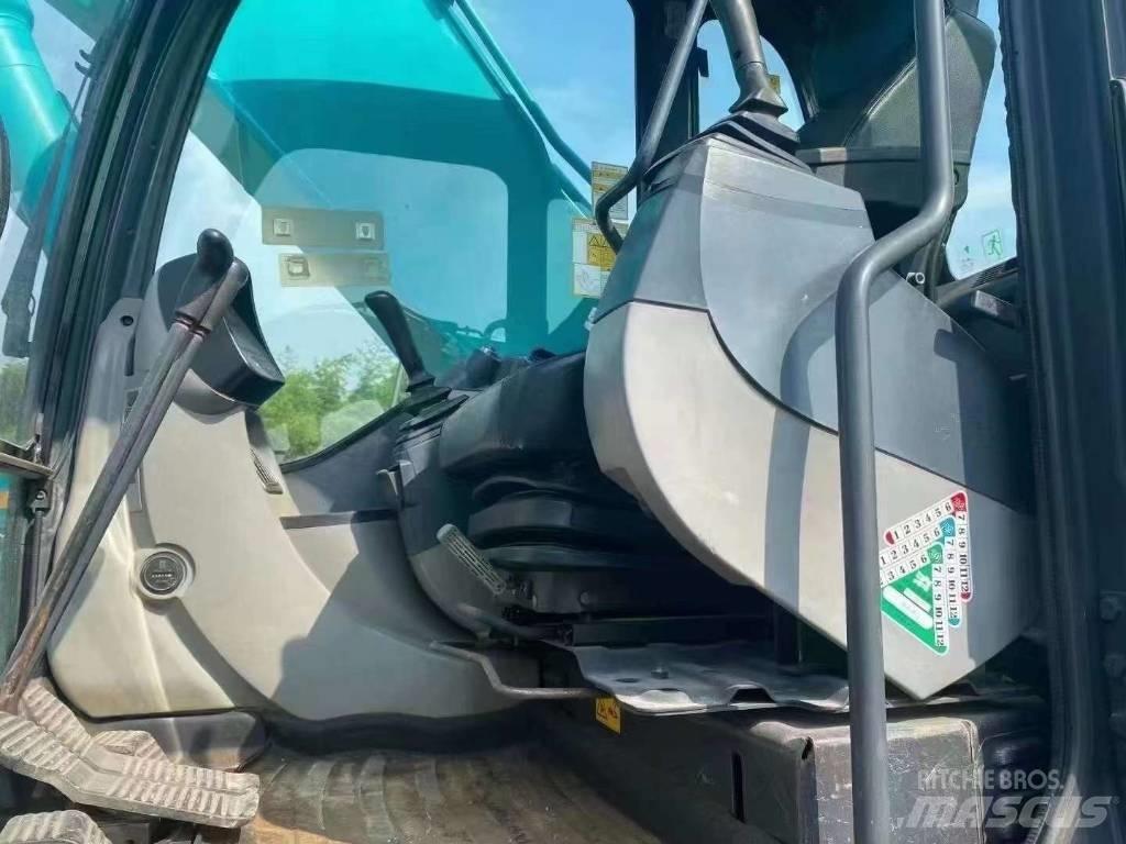 Kobelco SK 210 D حفارات زحافة