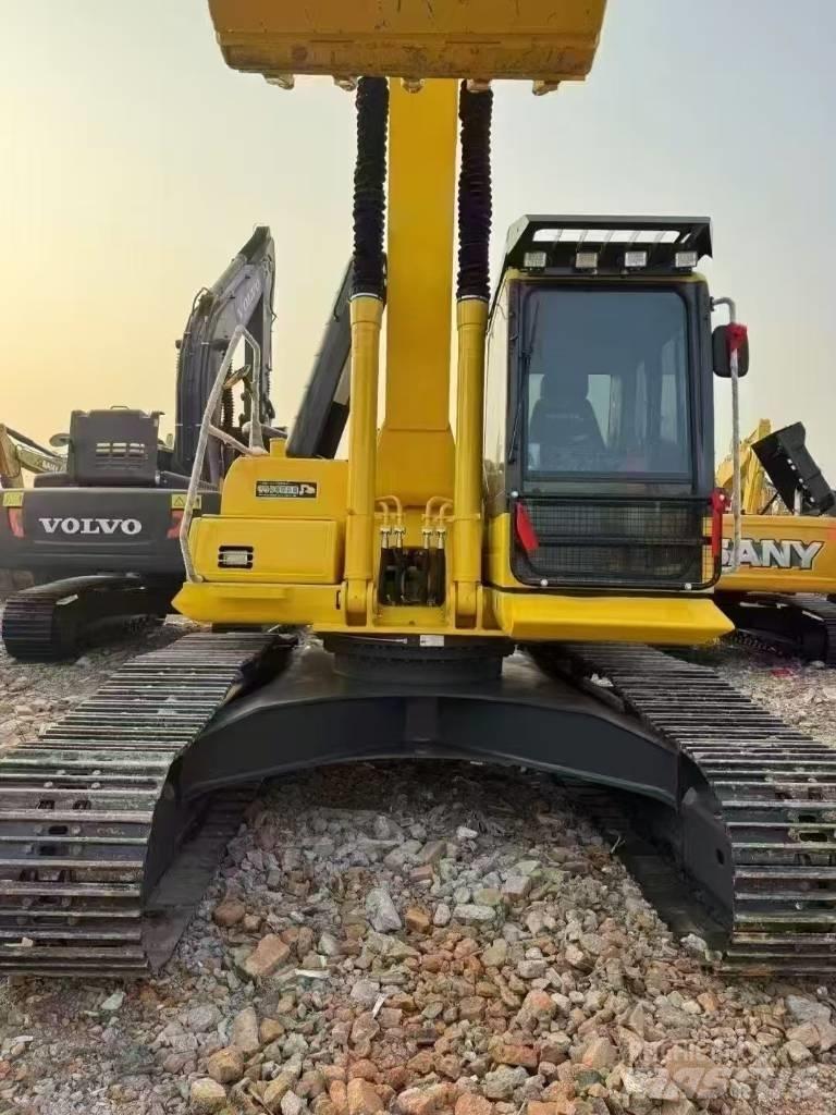 Komatsu PC 240 حفارات زحافة