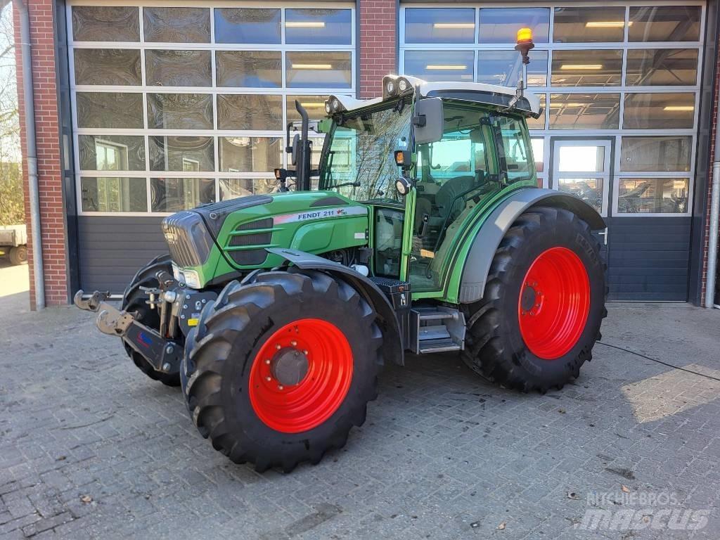 Fendt 211 Vario TMS الجرارات