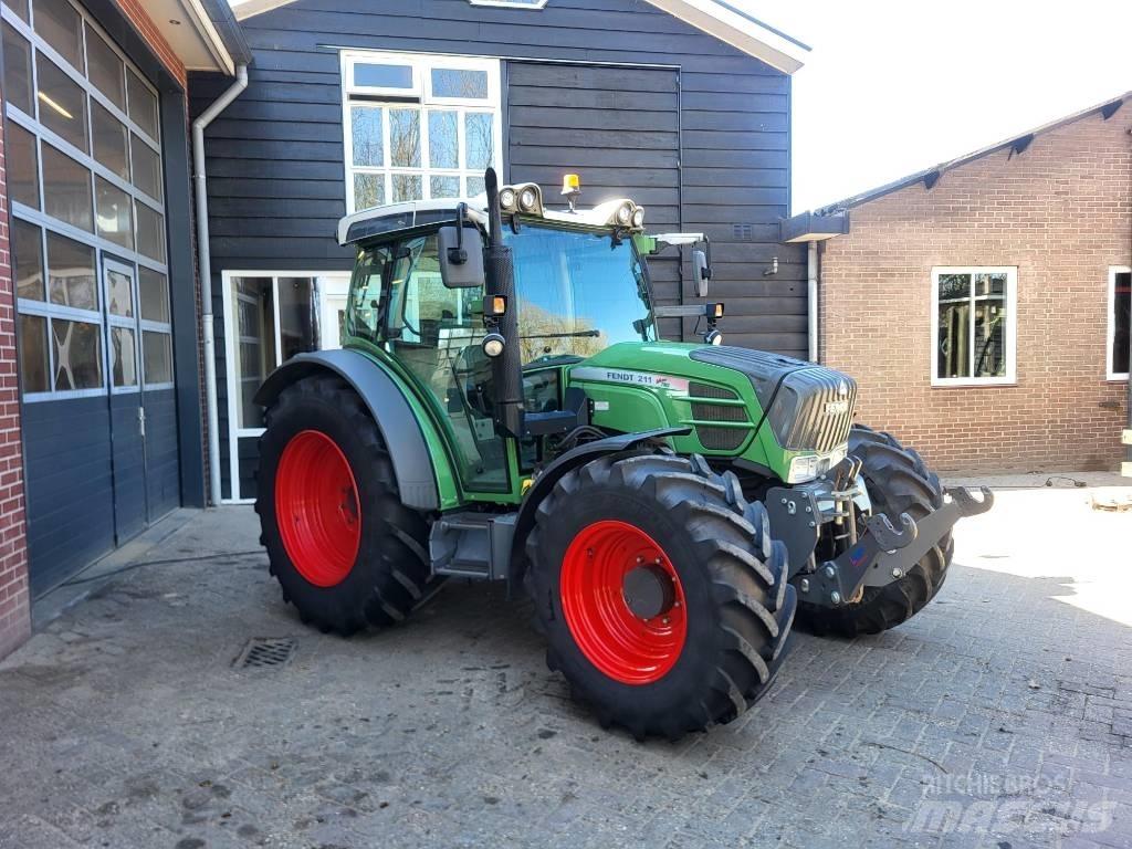 Fendt 211 Vario TMS الجرارات