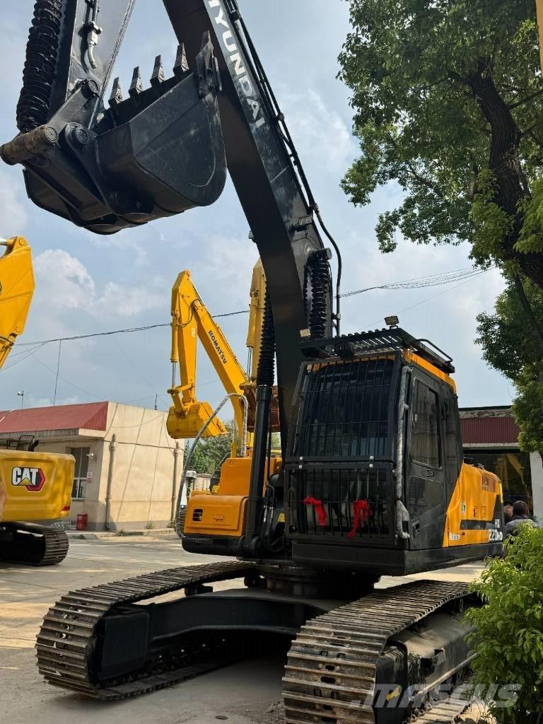 Hyundai HX220HD حفارات زحافة