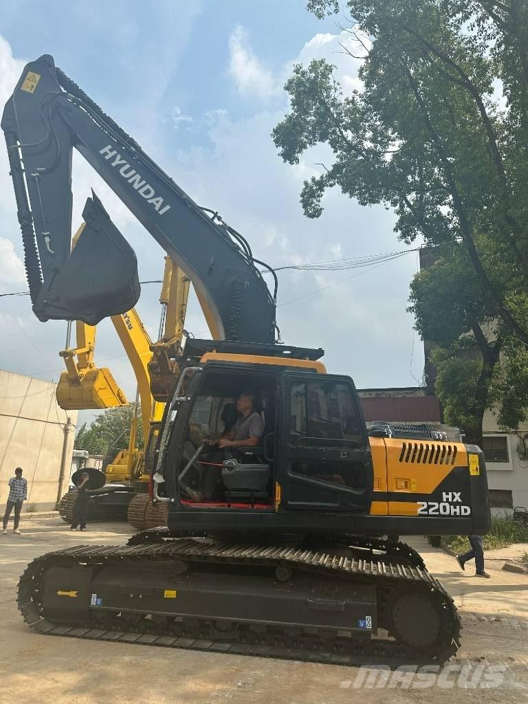 Hyundai HX220HD حفارات زحافة
