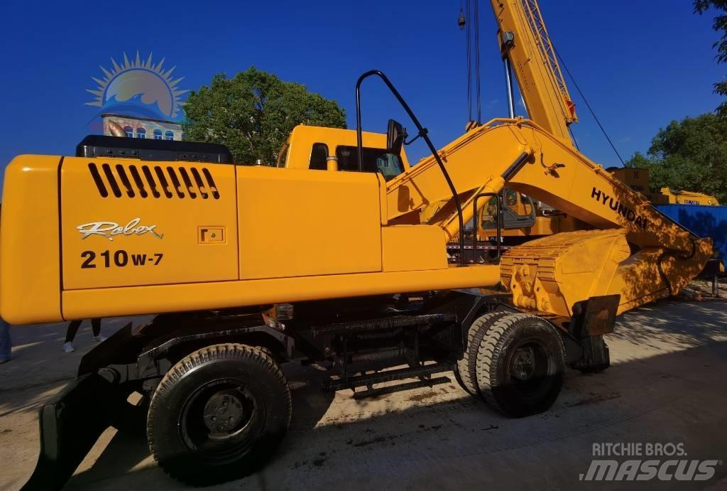 Hyundai R210W-7 حفارات بعجل