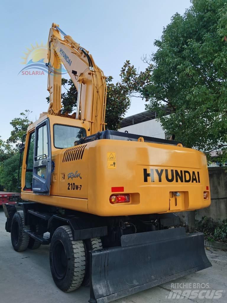 Hyundai R210W-7 حفارات بعجل