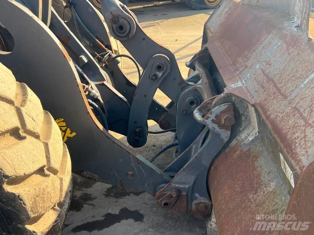 Volvo L 70 H لوادر بعجل