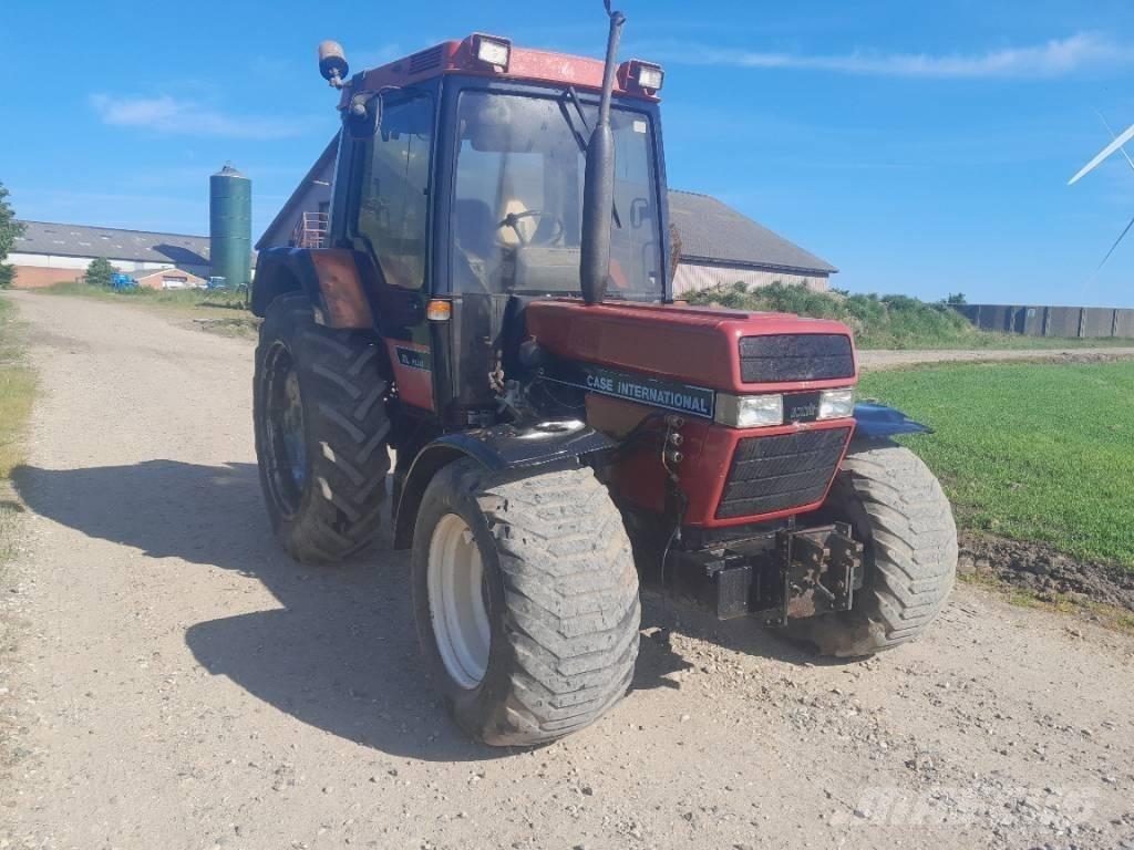 Case IH 845 XLA Plus الجرارات