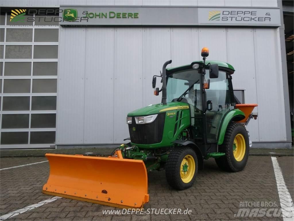 John Deere 3046R جرارات مدمجة