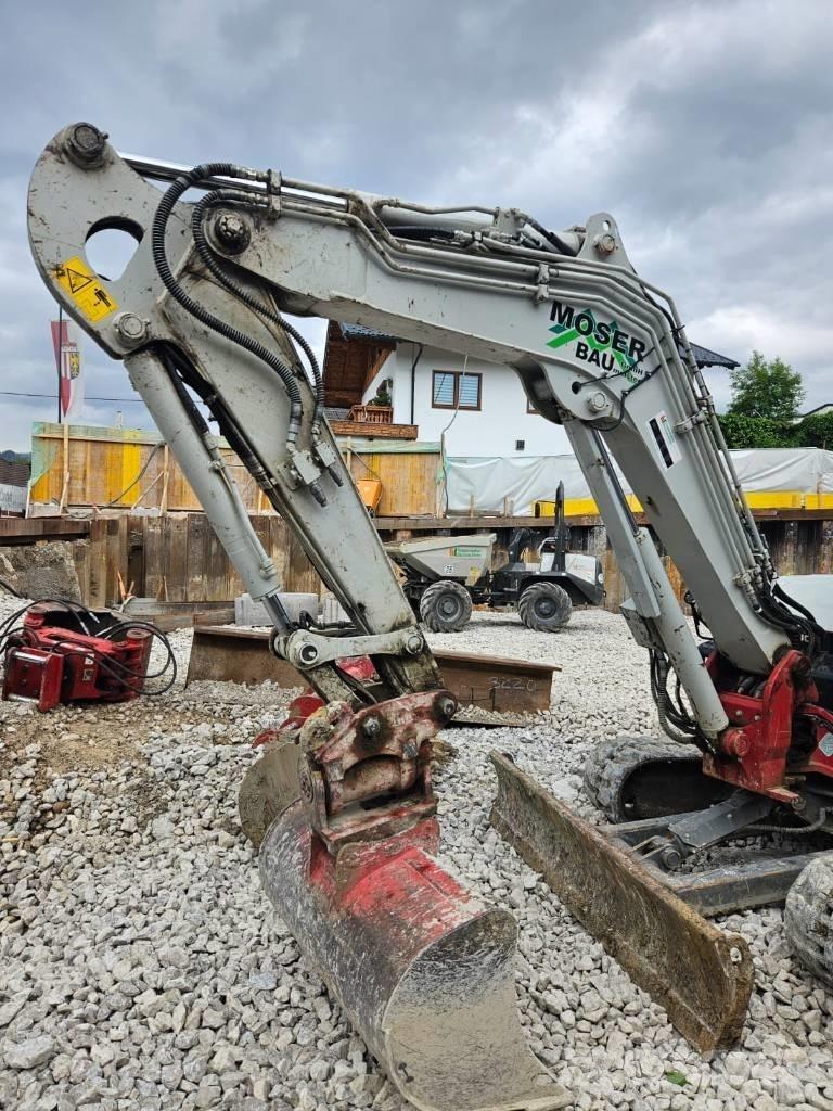 Takeuchi TB 370 حفارات وسط 7 طن - 12 طن
