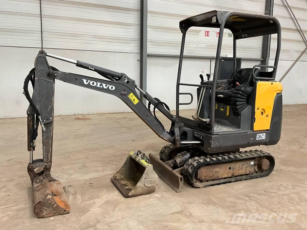 Volvo EC 15 D حفارات صغيرة أقل من 7 طن (حفارات صغيرة)