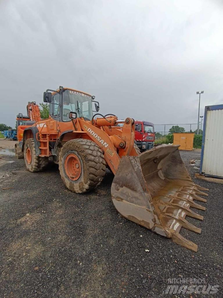 Doosan DL 350 لوادر بعجل