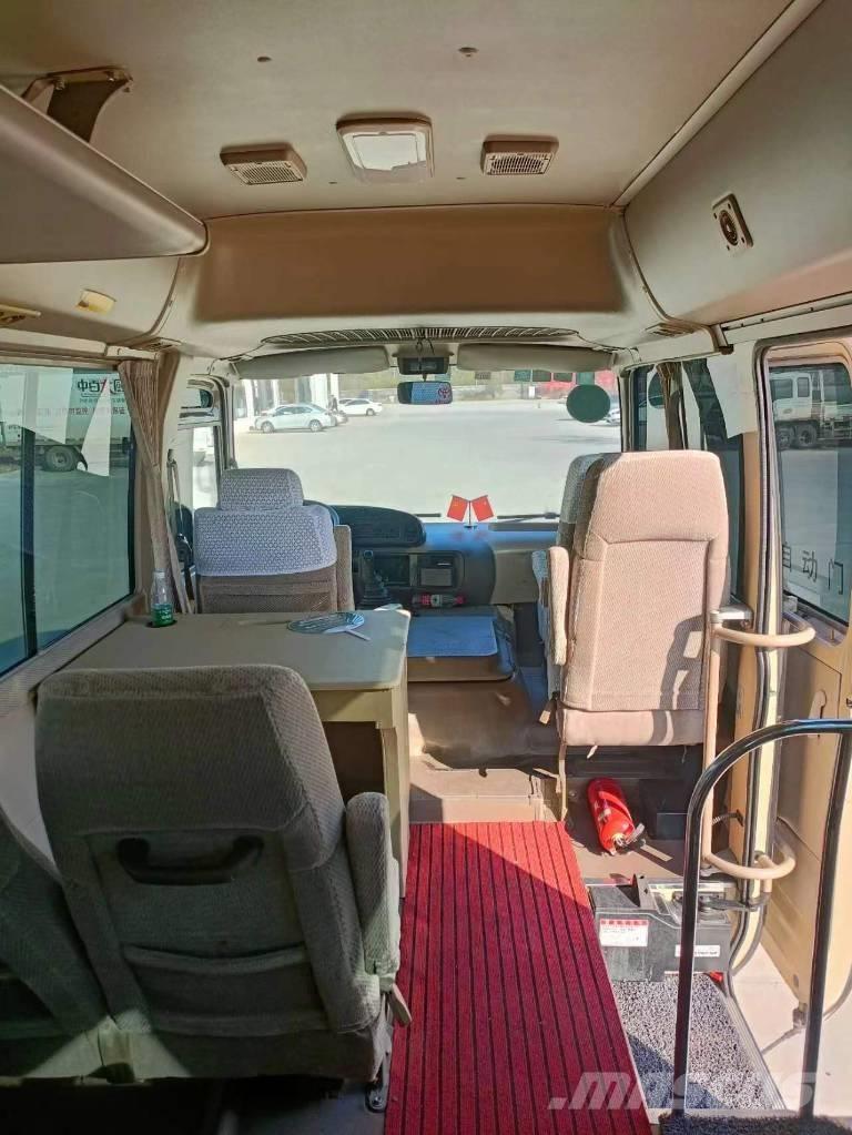 Toyota Coaster Bus حافلة صغيرة