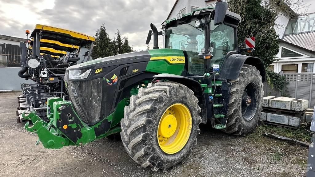 John Deere 8R 340 الجرارات