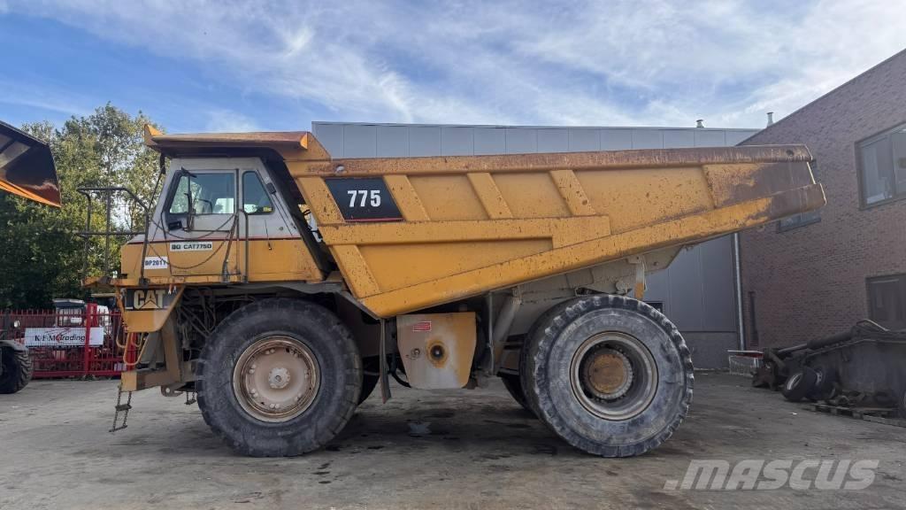 CAT 775 D شاحنات المخلفات الصلبة