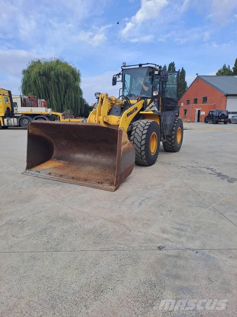 Komatsu WA 320-6 لوادر بعجل
