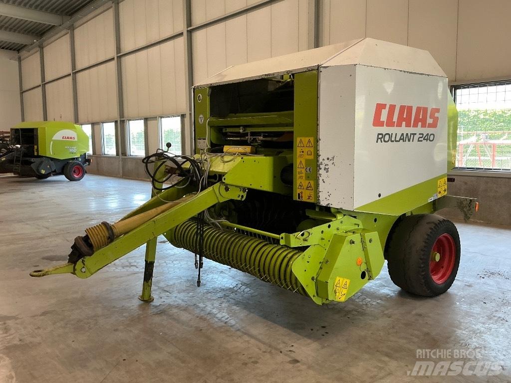 CLAAS Rollant 240 محزمات مستديرة