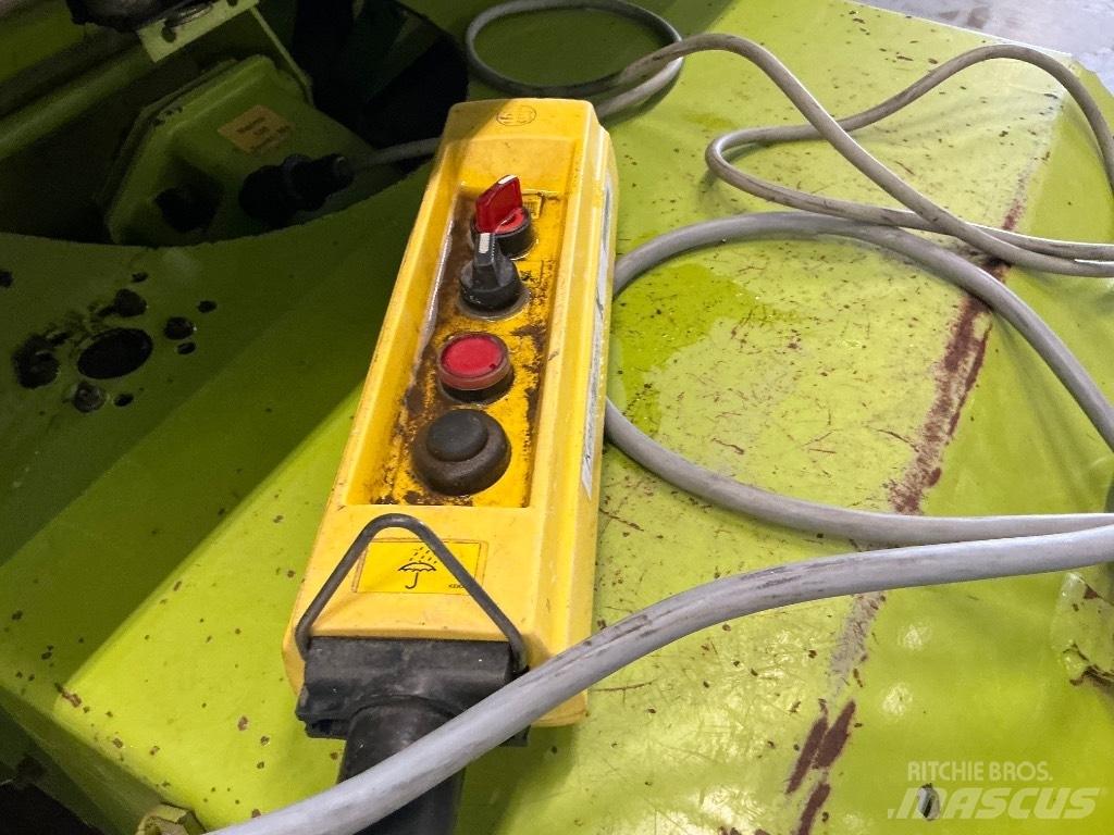 CLAAS Rollant 240 محزمات مستديرة
