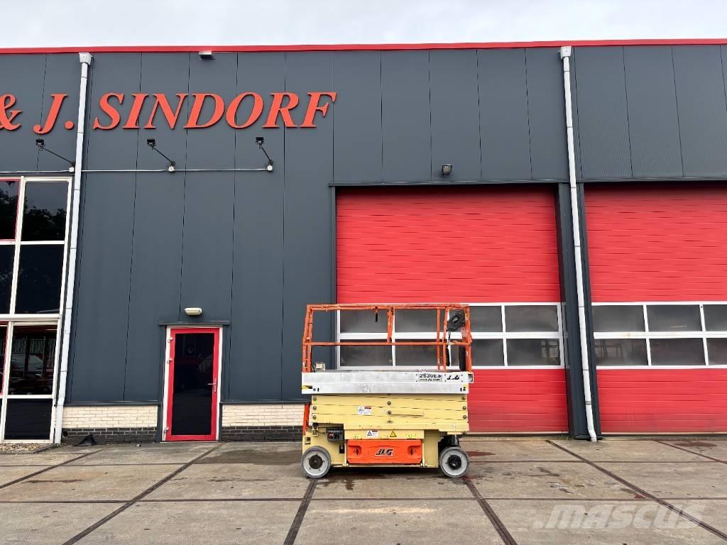 JLG 2630 ES رافعات مقصية الشكل
