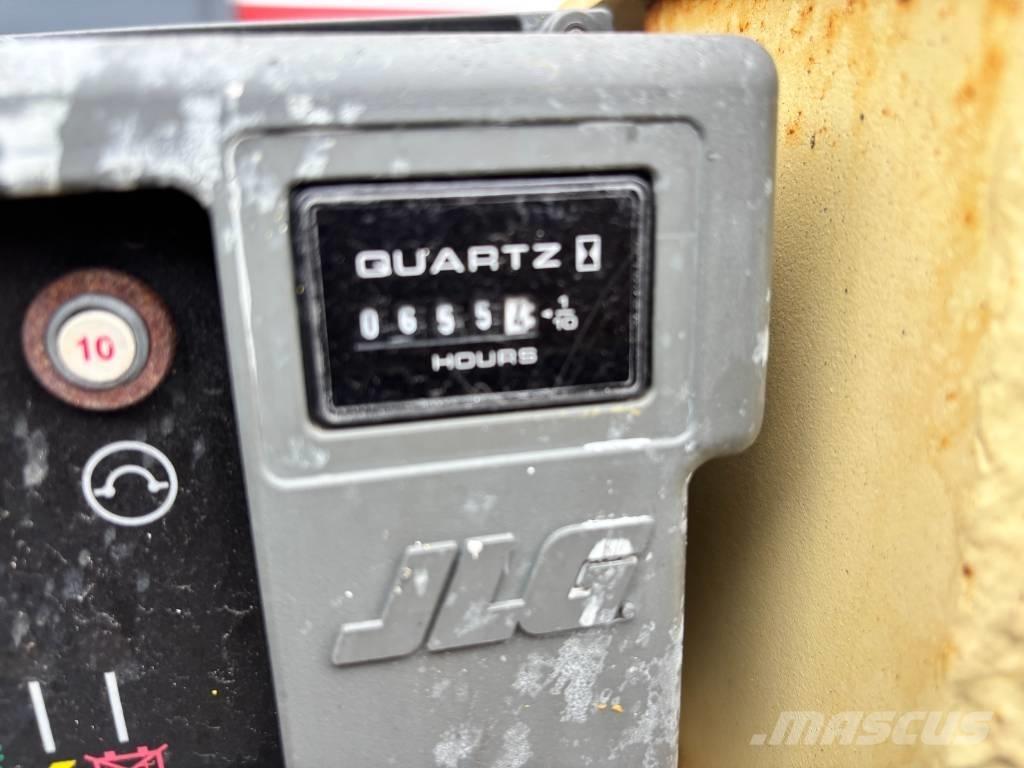 JLG 2630 ES رافعات مقصية الشكل