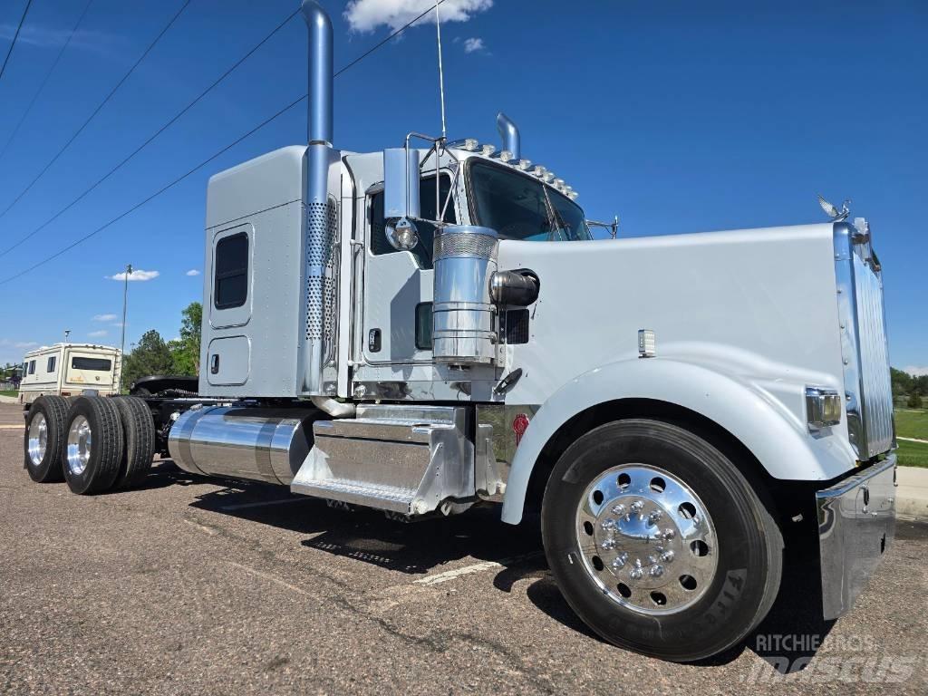 Kenworth W 900 وحدات الجر