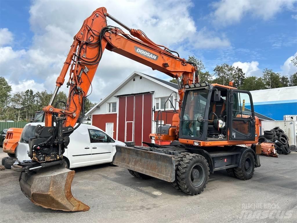 Doosan DX 160 W-3 حفارات بعجل