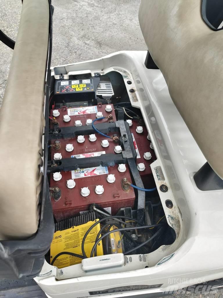 E-Z-GO RXV sähkö عربات الجولف