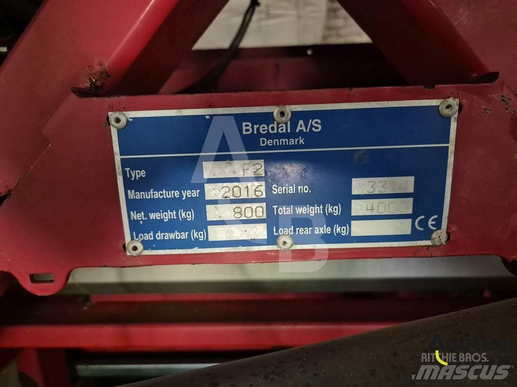 Bredal F 2 معدات فرد المواد المعدنية