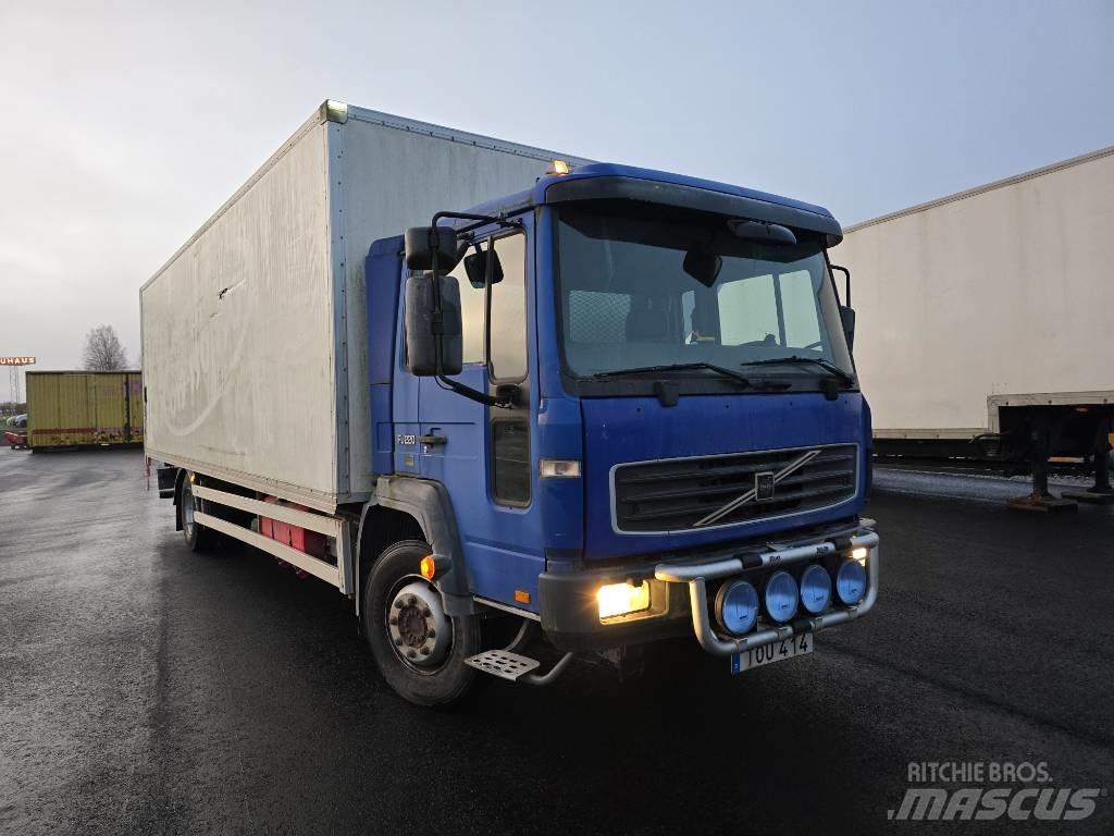 Volvo fl6 شاحنات ذات هيكل صندوقي