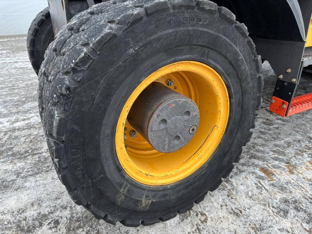 Volvo EWR 170 E حفارات بعجل