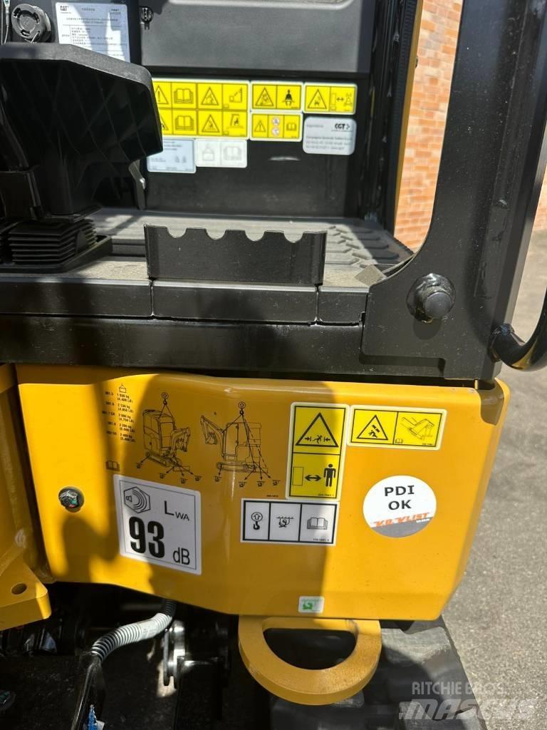 CAT 301.7 CR حفارات وسط 7 طن - 12 طن