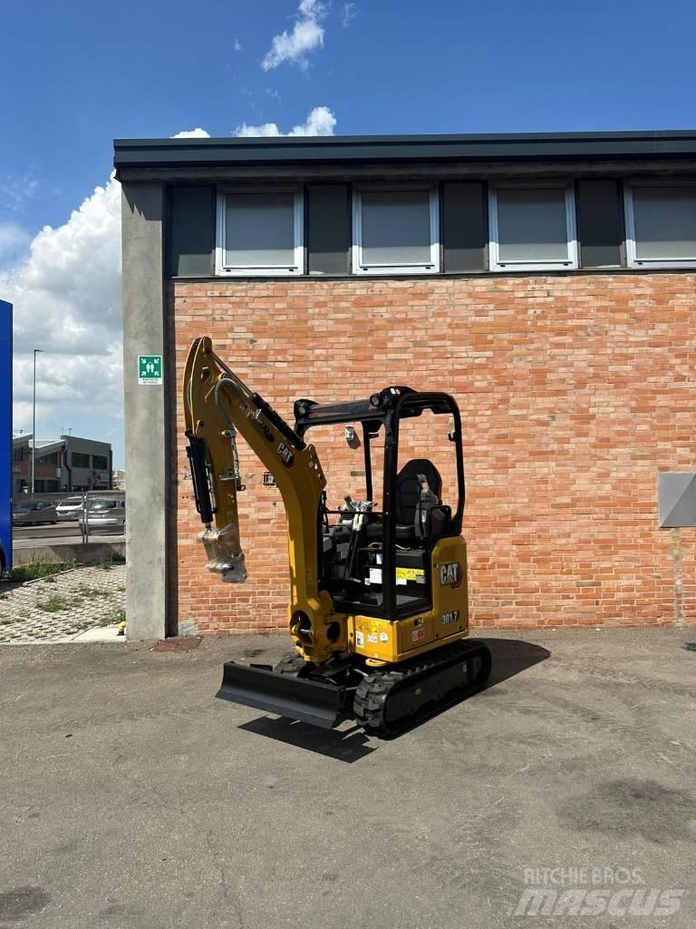 CAT 301.7 CR حفارات وسط 7 طن - 12 طن