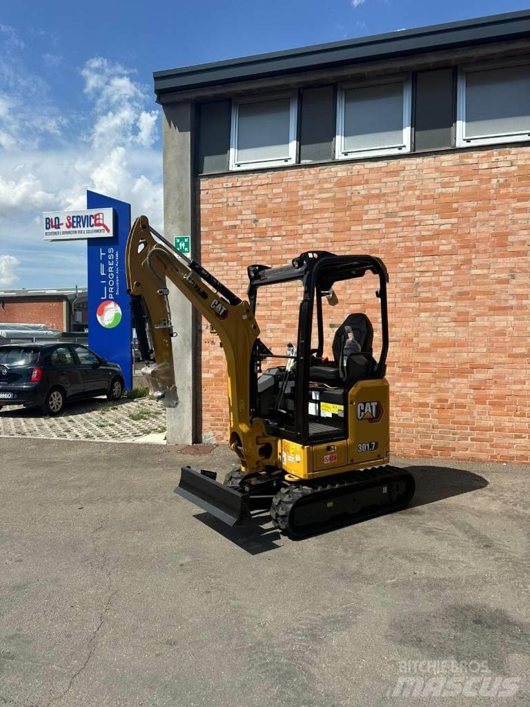 CAT 301.7 CR حفارات وسط 7 طن - 12 طن