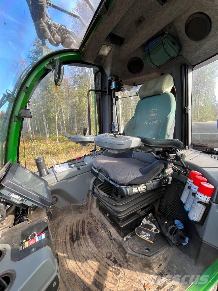 John Deere 1270G 8W حصادات