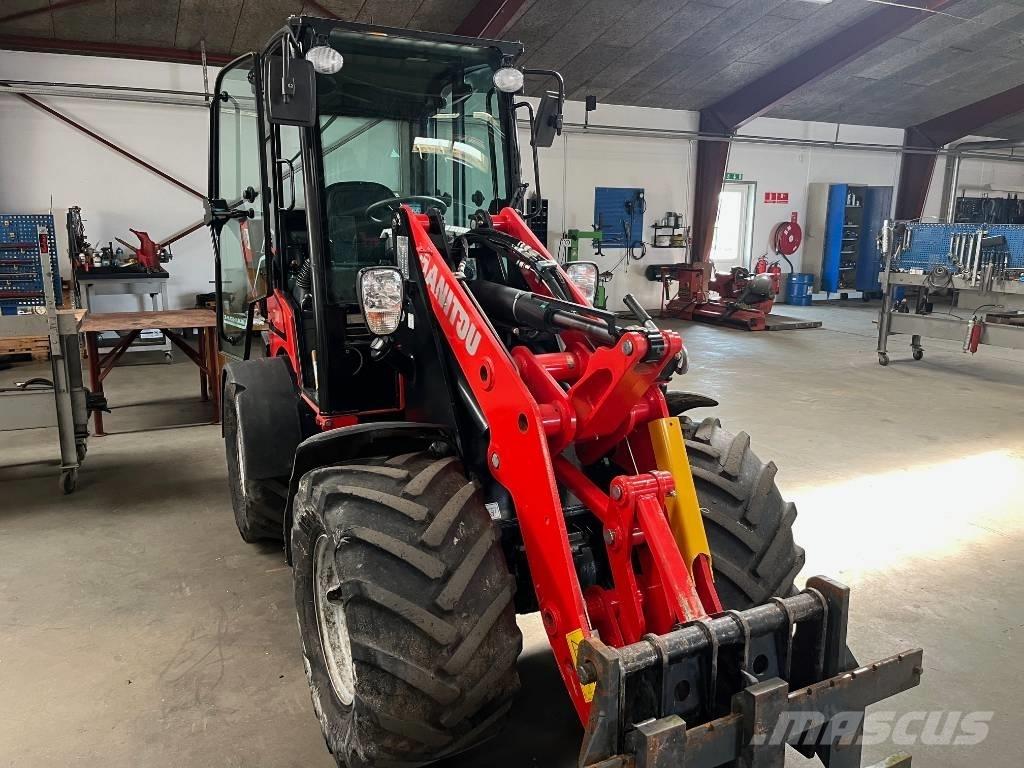 Manitou MLA 5-50 H لوادر صغيرة