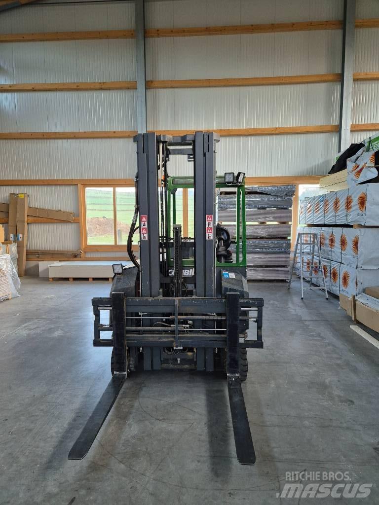 Combilift CBE 2500 شاحنات ذات رافعات شوكية تعمل بالكهرباء