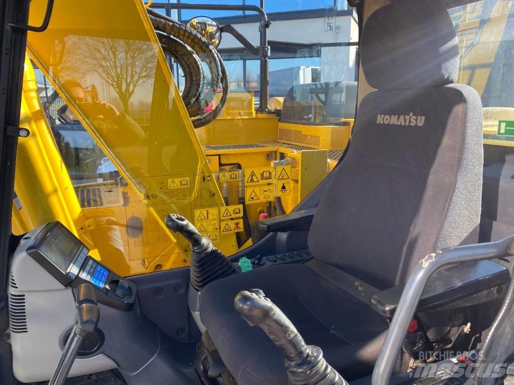 Komatsu PC 138 US-11 حفارات زحافة