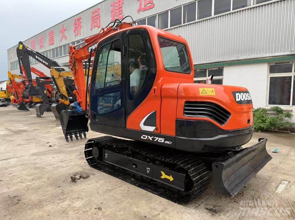 Doosan DX 75 حفارات زحافة